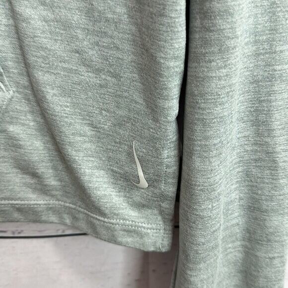 Nike Sweatshirt Womens Medium Grey Pull Over Yoga Jersey Crop Dri Fit Light Weig - Picture 5 of 10